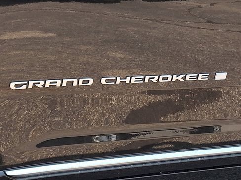 Certified 2024 Jeep Grand Cherokee Summit image 32