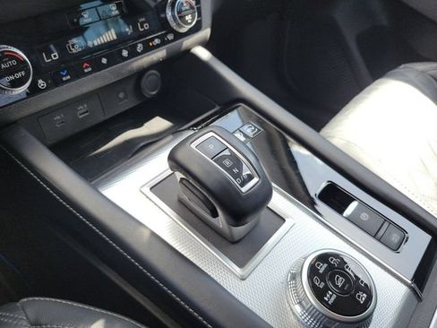 Used 2023 Mitsubishi Outlander 4WD Plug-In Hybrid image 26