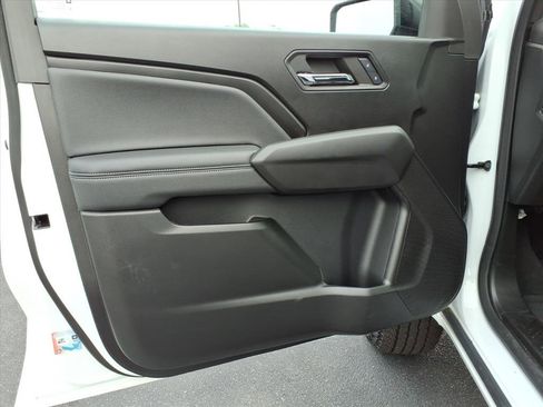 Used 2024 GMC Canyon Elevation w/ Convenience Package image 4