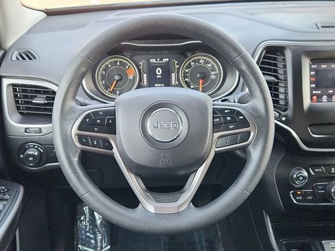 Used 2019 Jeep Cherokee Latitude w/ Popular Appearance Group FWD image 31