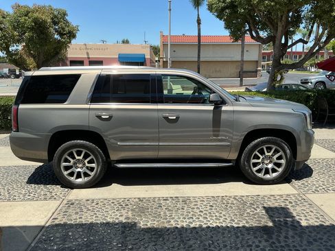 Used 2019 GMC Yukon Denali AWD/4WD image 4