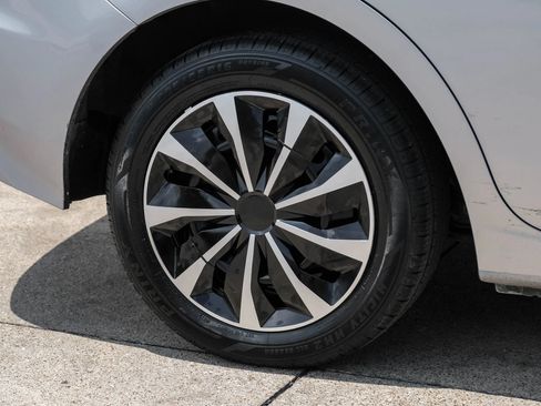 Used 2018 Subaru Impreza 2.0i AWD/4WD image 46