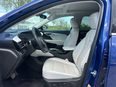 Used 2024 Buick Envision Avenir AWD/4WD image 4