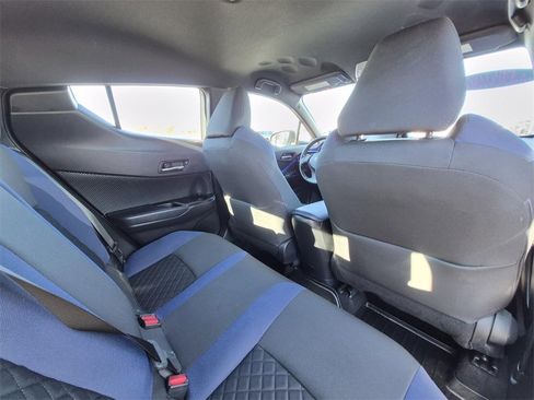 Used 2022 Toyota C-HR XLE image 14