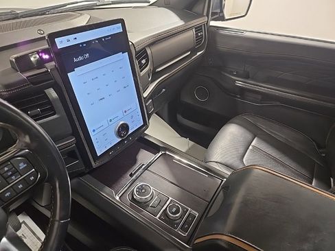 Used 2023 Ford Expedition Platinum image 13