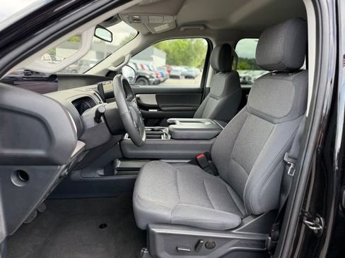 Certified 2025 Ford Expedition Active AWD/4WD image 14