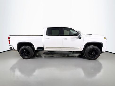 Used 2024 Chevrolet Silverado 2500 High Country w/ High Country Premium Package AWD/4WD image 8