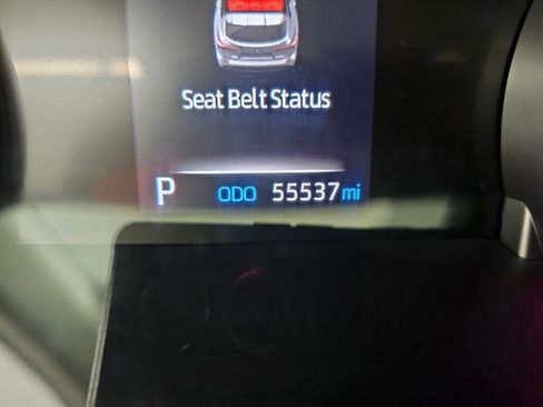 Used 2021 Toyota Highlander LE image 25