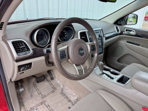 Used 2011 Jeep Grand Cherokee Laredo w/ Security & Convenience Group AWD/4WD image 10