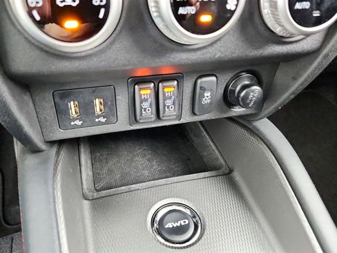 Used 2025 Mitsubishi Outlander Sport AWD image 38