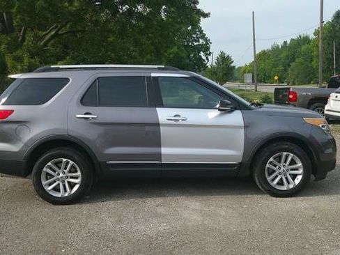 Used 2014 Ford Explorer XLT w/ Equipment Group 201A AWD/4WD image 12