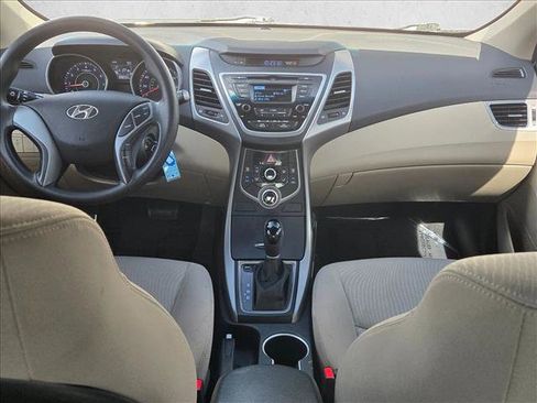 Used 2016 Hyundai Elantra SE image 16