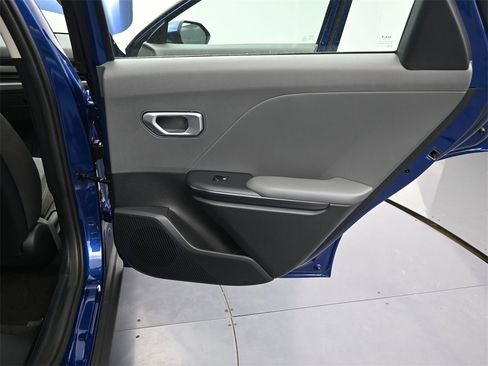 New 2025 Kia K4 LXS image 19
