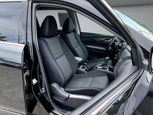 Used 2017 Nissan Rogue SV AWD/4WD image 29