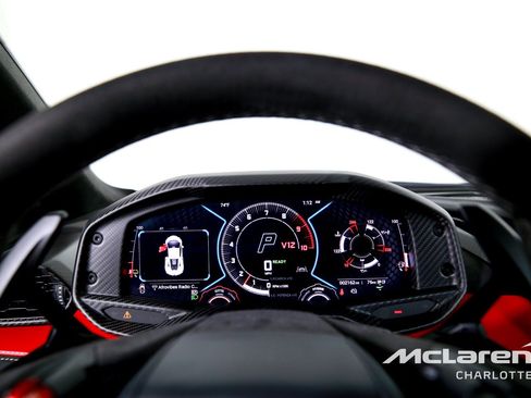 Used 2025 Lamborghini Revuelto AWD/4WD image 14