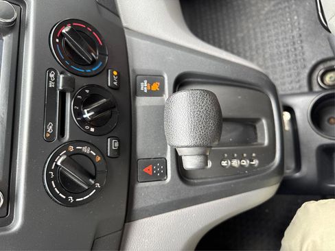 Used 2015 Nissan NV200 SV w/ Technology Package image 31