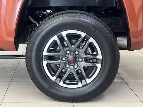 Used 2025 Toyota Tacoma TRD Sport w/ TRD Sport Upgrade Package AWD/4WD image 11