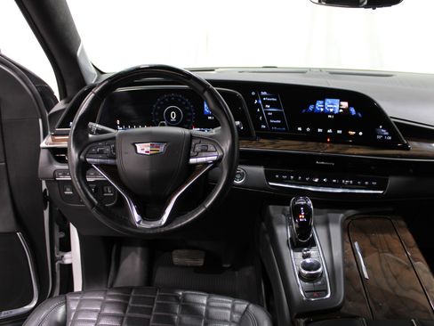 Certified 2024 Cadillac Escalade ESV Sport Platinum image 2