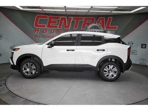 New 2026 Nissan Kicks S image 3