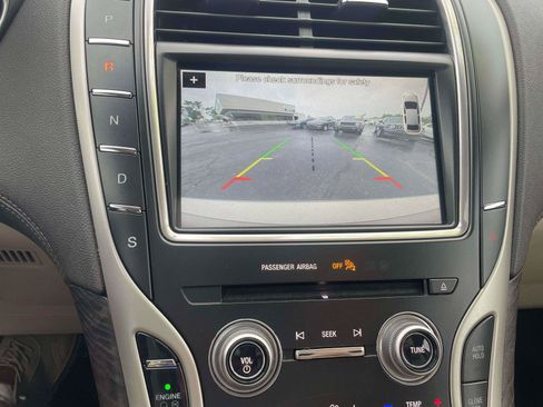 Used 2017 Lincoln MKX Reserve w/ Driver Assistance Package FWD image 17