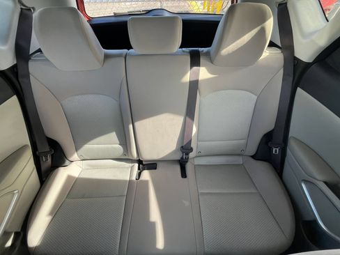 Used 2025 Kia Soul LX w/ LX Technology Package FWD image 36