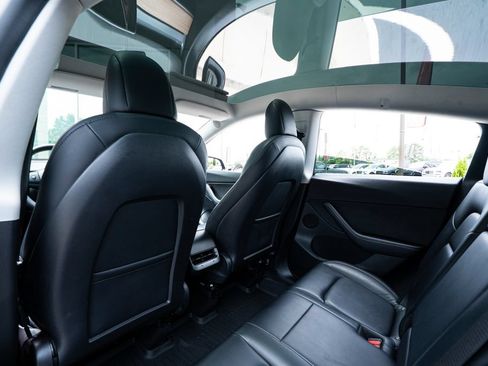 Used 2021 Tesla Model Y Long Range AWD/4WD image 40
