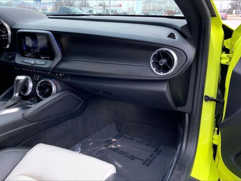 Used 2020 Chevrolet Camaro LT w/ RS Package image 16