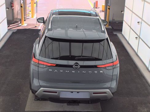 Used 2025 Nissan Pathfinder Platinum image 7