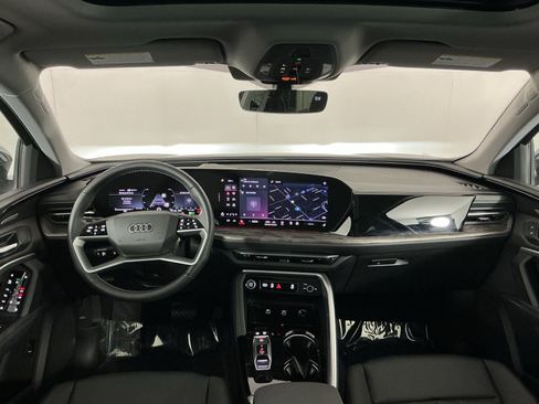 Used 2025 Audi Q5 Premium Plus w/ Premium Plus image 14