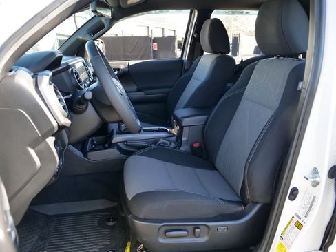 Used 2023 Toyota Tacoma TRD Off-Road image 3