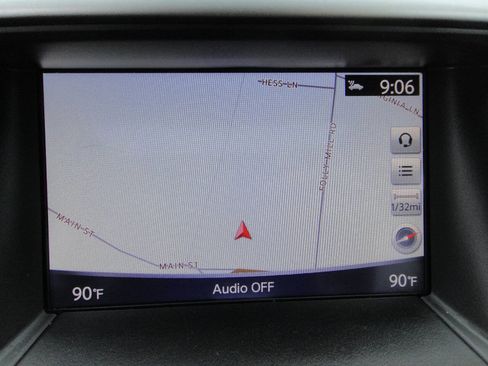 Used 2019 Nissan Pathfinder SL image 9