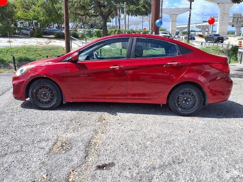 Used 2017 Hyundai Accent SE FWD image 4