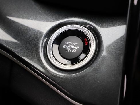 Used 2023 Jeep Grand Cherokee Laredo image 31