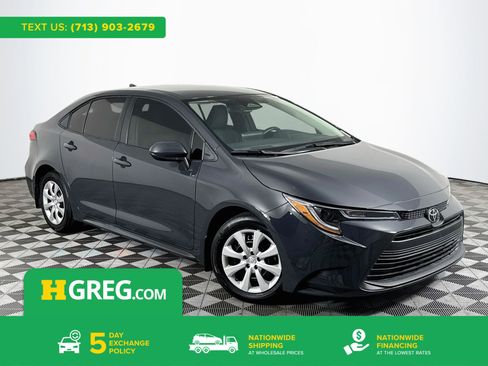 Used 2025 Toyota Corolla LE FWD image 1