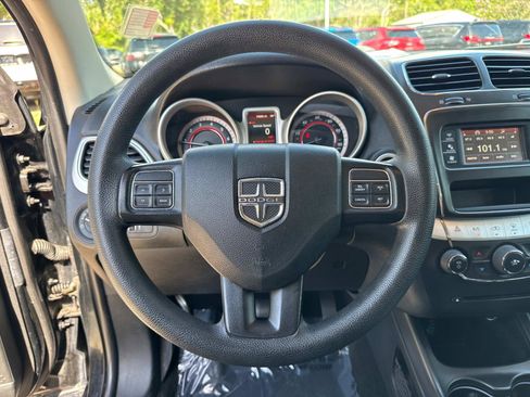 Used 2018 Dodge Journey SE FWD image 24