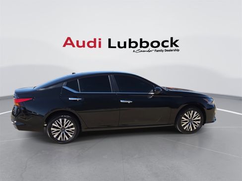 Used 2024 Nissan Altima 2.5 SV image 9