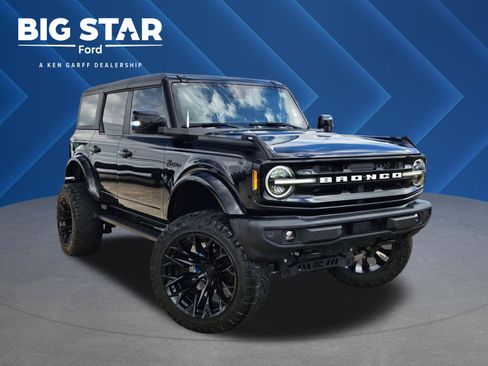 Used 2023 Ford Bronco Outer Banks image 1