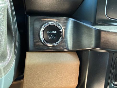 Used 2023 Ford F250 Lariat w/ FX4 Off-Road Package image 32