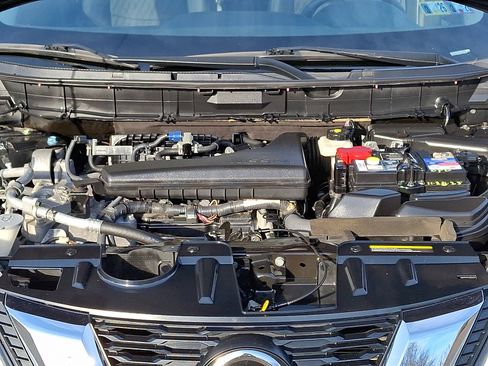 Certified 2019 Nissan Rogue SV w/ Premium Package image 28