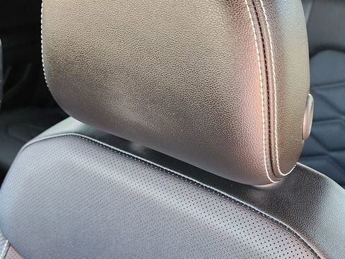 Used 2024 Volkswagen Atlas Cross Sport SE image 5