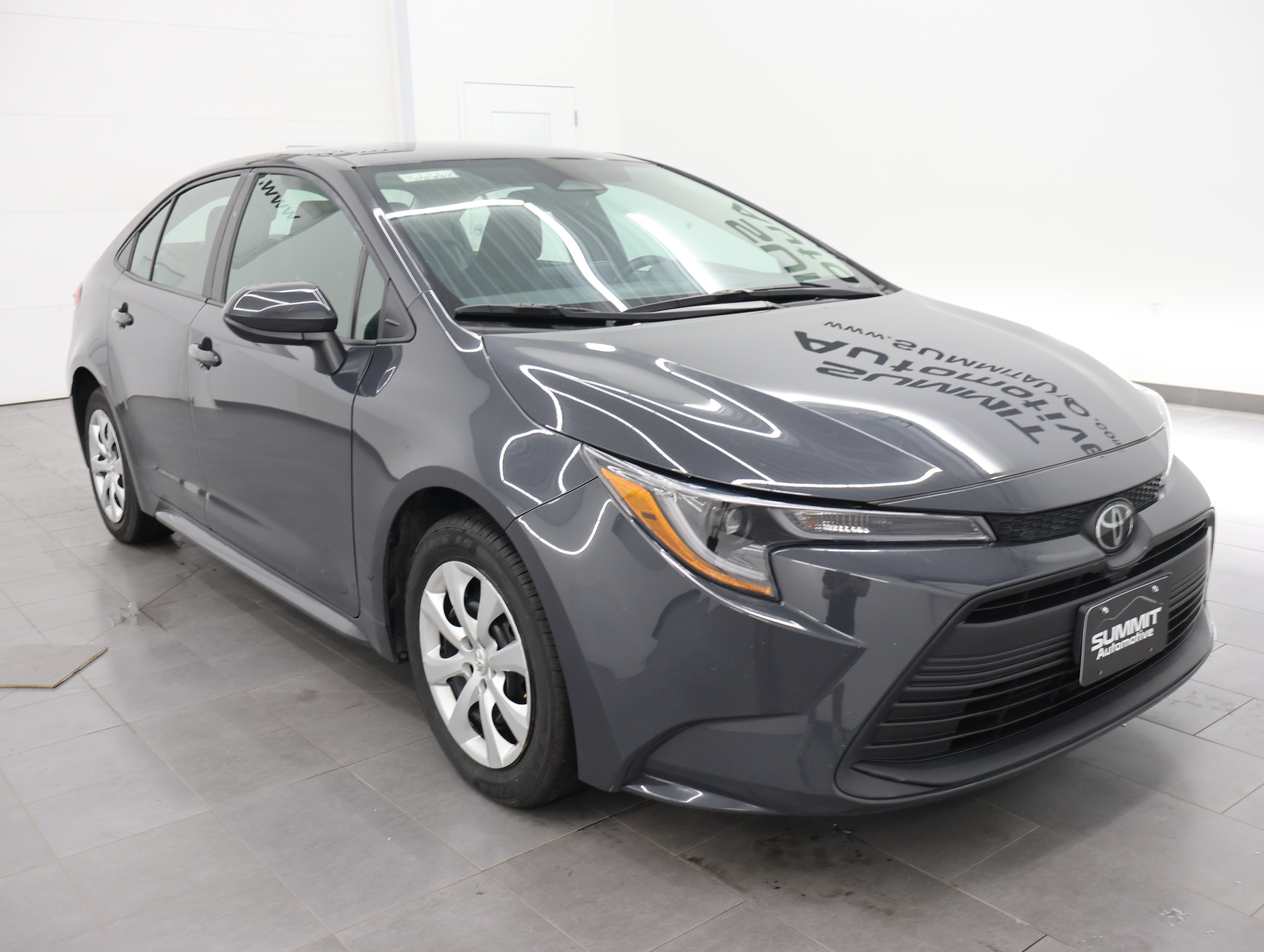Used 2024 Toyota Corolla LE FWD image 2
