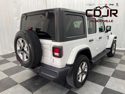 Used 2020 Jeep Wrangler Unlimited Sahara image 4