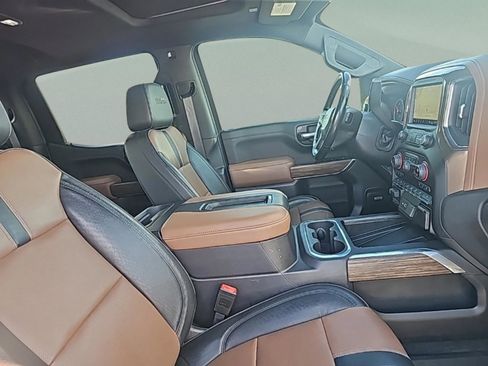 Used 2020 Chevrolet Silverado 1500 High Country w/ Technology Package image 34