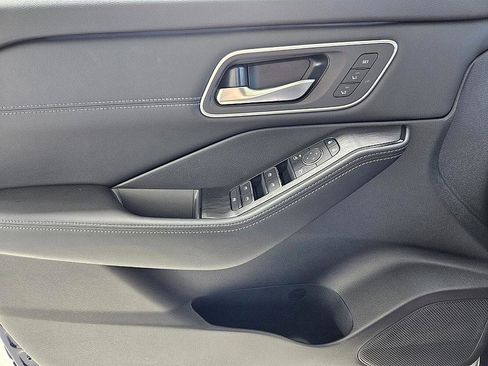 New 2026 Nissan Rogue Platinum image 29