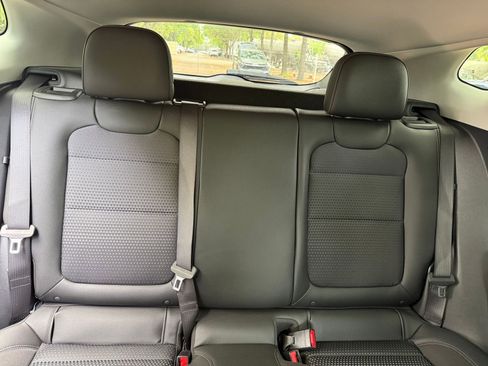 Used 2025 Chevrolet Trax LT w/ LT Convenience Package image 33