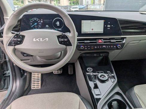 Used 2023 Kia Niro Wave w/ Wave Preserve Package FWD image 11
