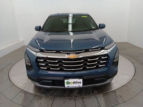 New 2026 Chevrolet Equinox LT AWD/4WD image 2