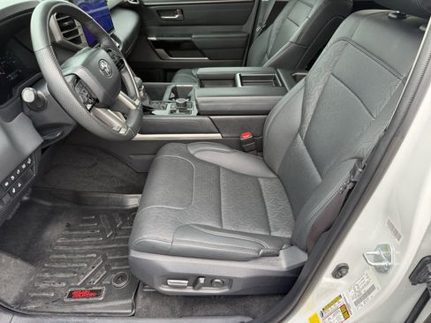 Used 2024 Toyota Tundra Limited AWD/4WD image 10