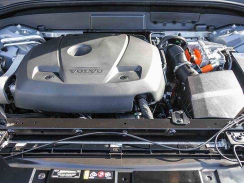 Used 2023 Volvo XC60 T8 Ultimate image 25