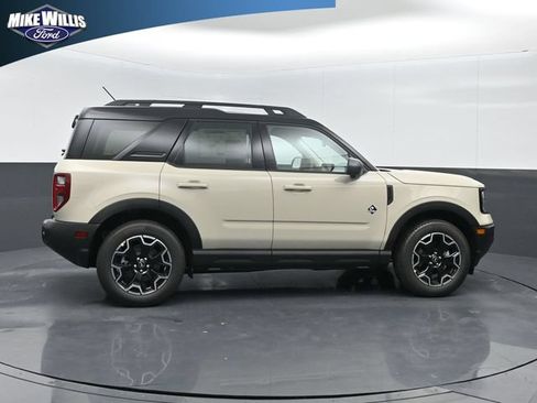 Used 2025 Ford Bronco Sport Outer Banks w/ Outer Banks Tech Package+ AWD/4WD image 8